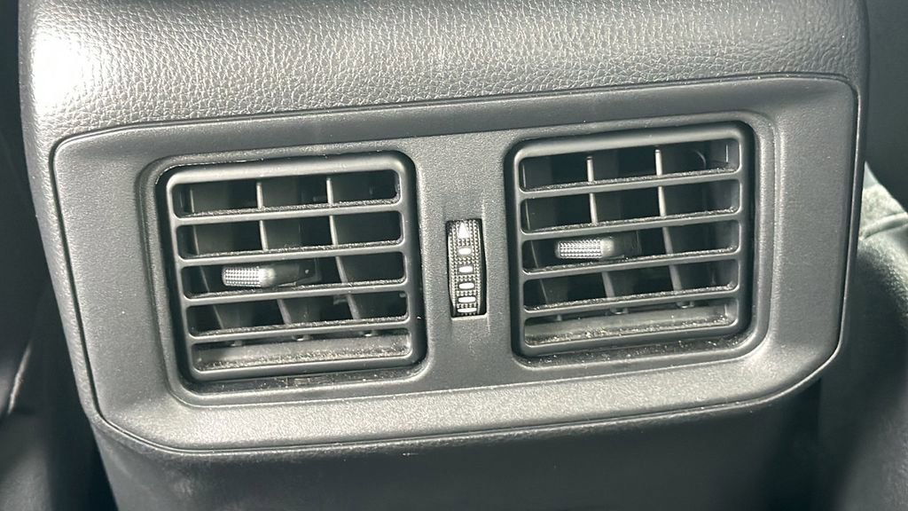 Used 2023 Toyota RAV4 XLE Premium image 18