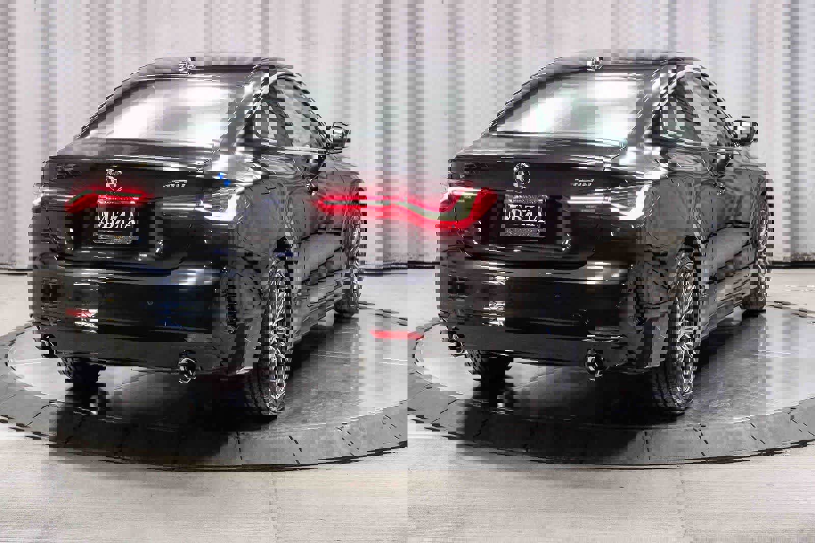 Used 2025 BMW 430i Coupe w/ Convenience Package image 4