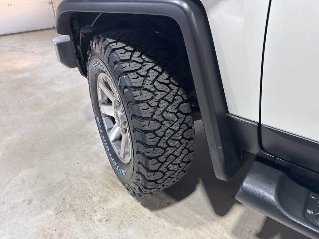 Used 2014 Toyota FJ Cruiser 4WD w/ Convenience Package image 3