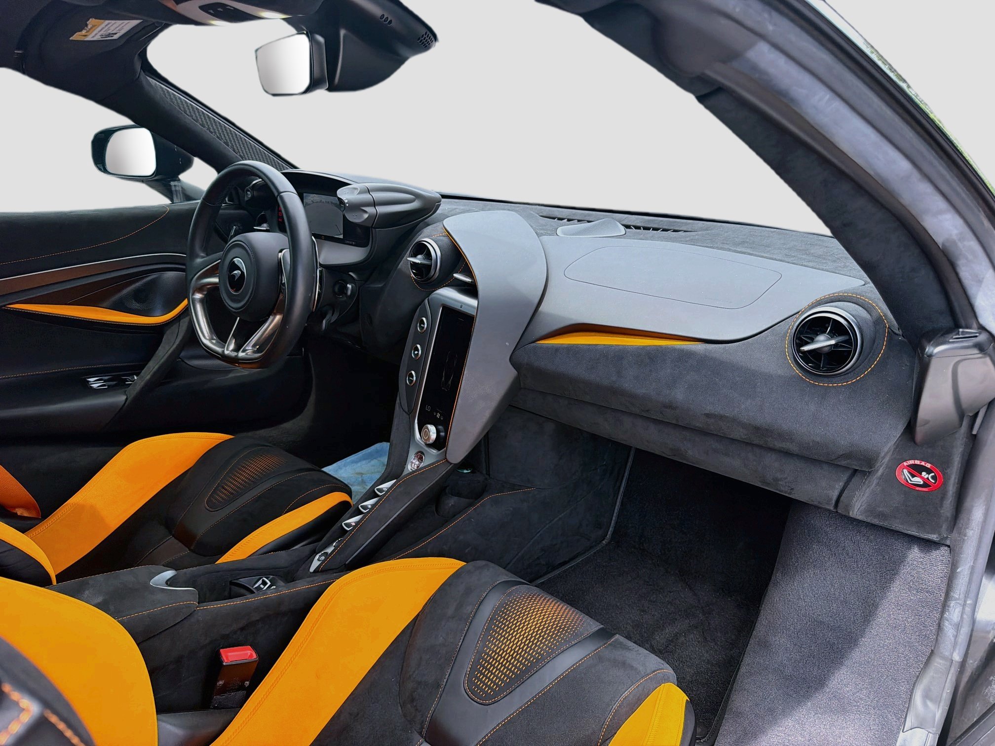 Used 2024 McLaren 750S Spider RWD image 12