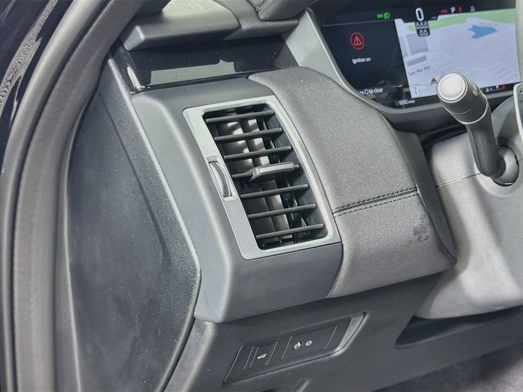 Certified 2025 Land Rover Discovery S AWD/4WD image 10
