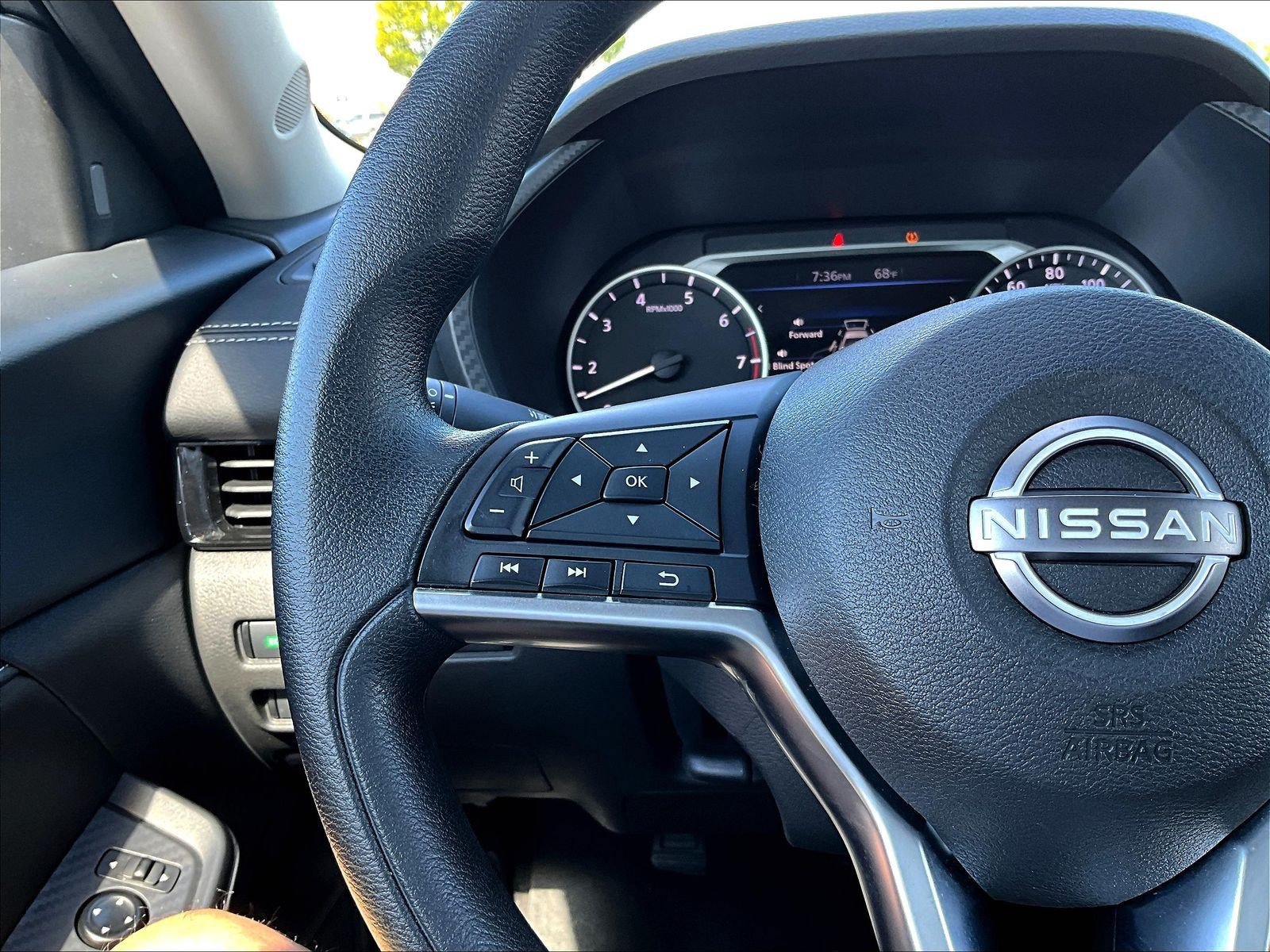 Used 2025 Nissan Sentra SV FWD image 11
