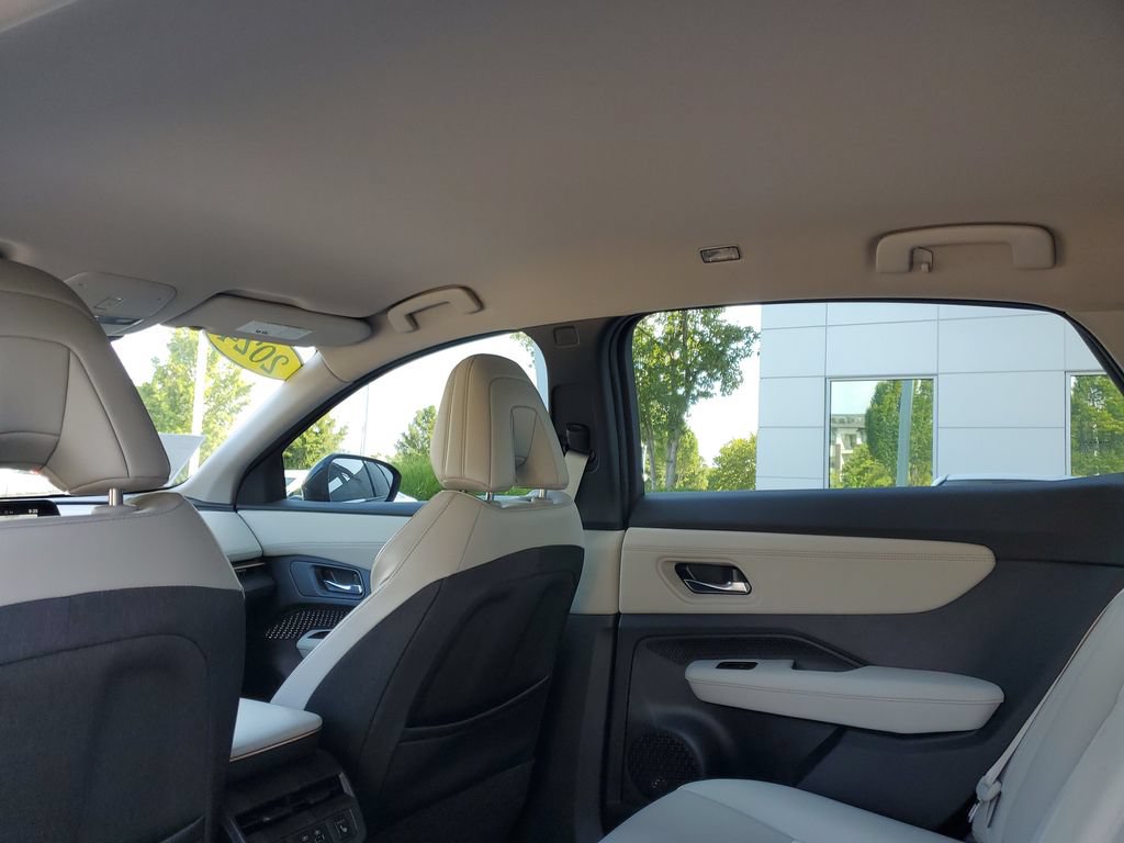 Used 2024 Nissan Ariya FWD image 15