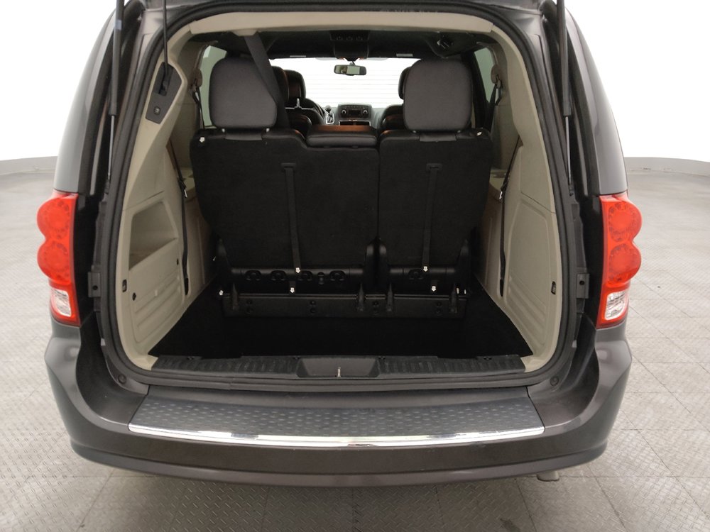 Used 2017 Dodge Grand Caravan SXT image 29
