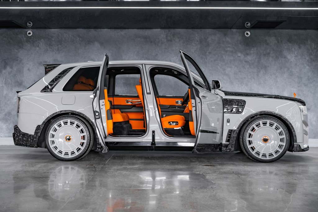 Used 2026 Rolls-Royce Cullinan AWD/4WD image 12