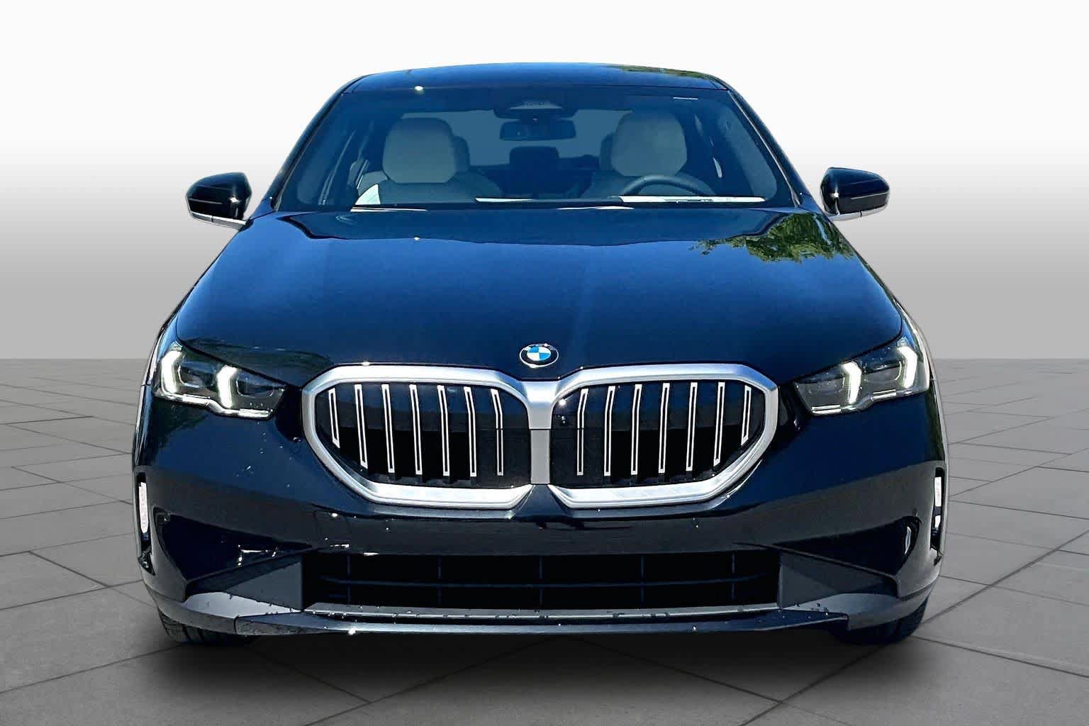 Used 2026 BMW 530i w/ Premium Package RWD image 3
