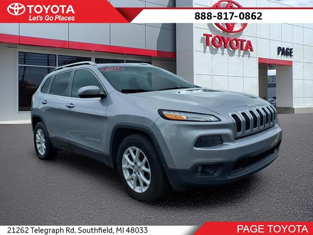 Used 2017 Jeep Cherokee Latitude w/ Cold Weather Group AWD/4WD image 1