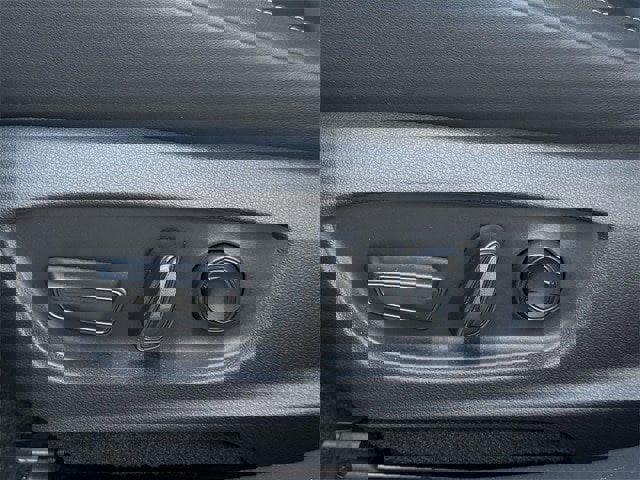 Used 2024 Toyota Prius Limited image 30