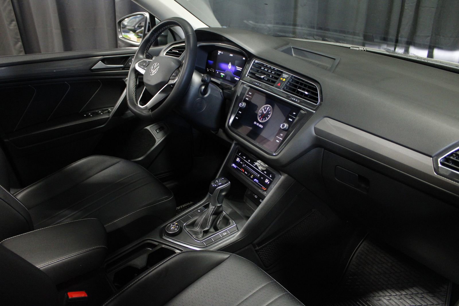 Used 2022 Volkswagen Tiguan SE image 29