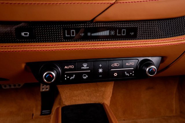 Used 2022 Ferrari F8 Tributo image 40