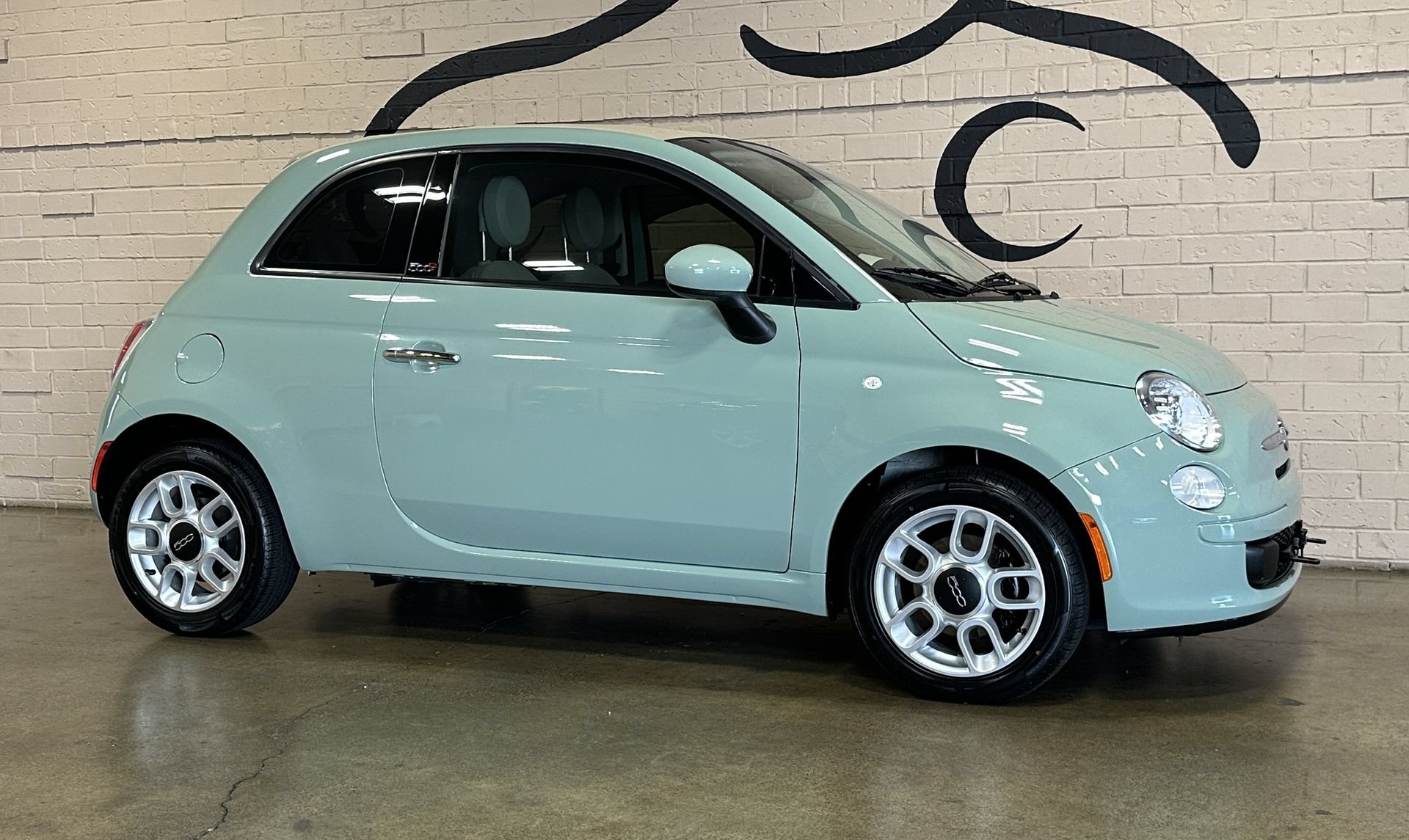 Used 2015 FIAT 500 Pop FWD image 3