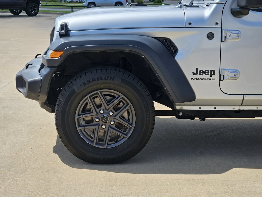 Used 2024 Jeep Wrangler Unlimited Sport AWD/4WD image 10