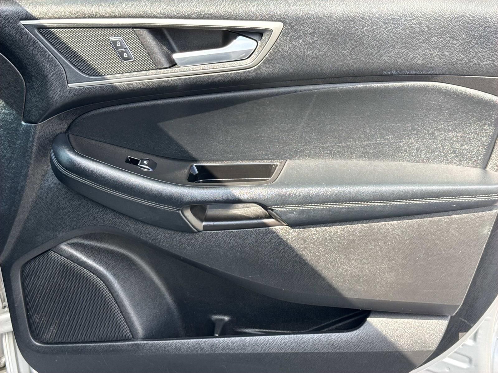 Used 2017 Ford Edge SEL w/ Equipment Group 201A image 24