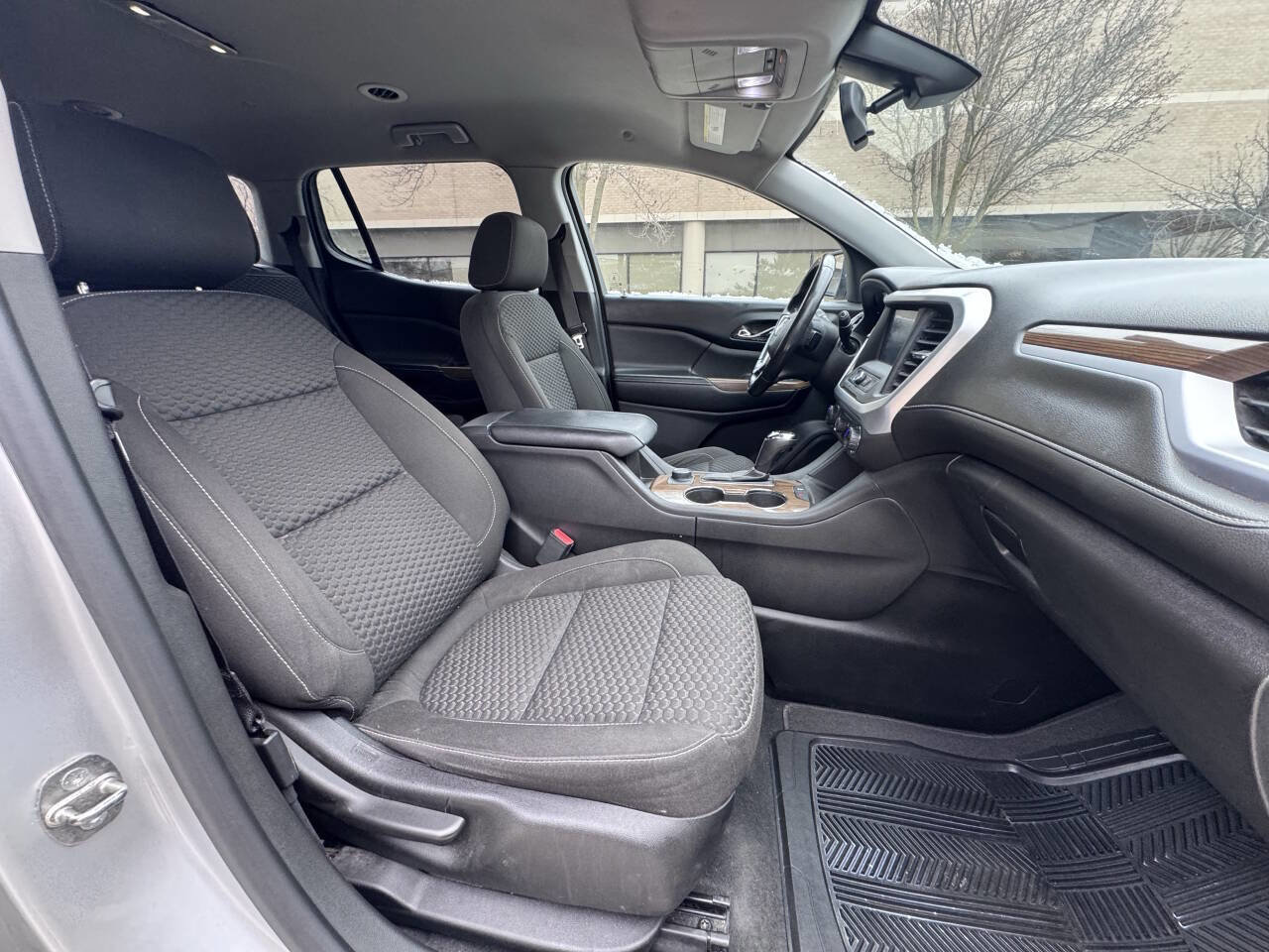 Used 2017 GMC Acadia SLE AWD/4WD image 16