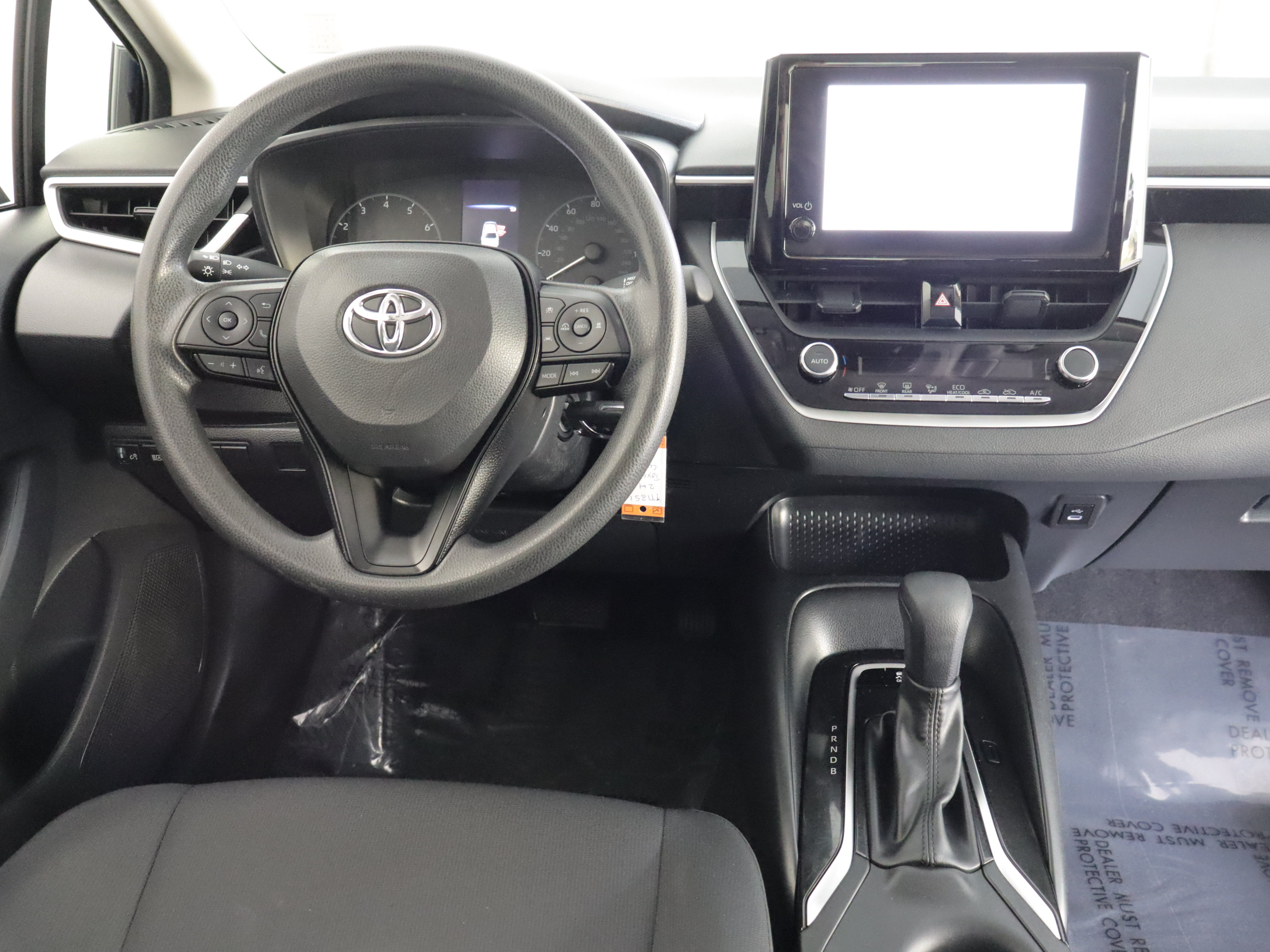 Used 2024 Toyota Corolla LE FWD image 2
