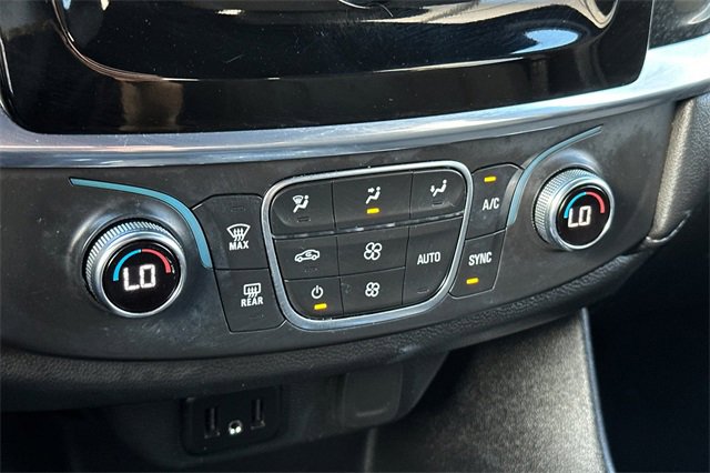 Used 2023 Chevrolet Traverse LT image 23