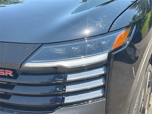 New 2025 Nissan Kicks SR image 9