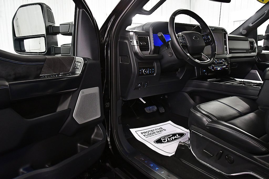 Used 2025 Ford F350 Platinum image 17