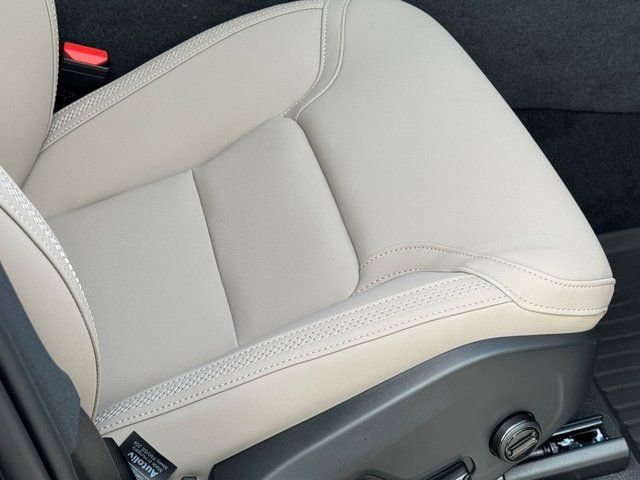New 2026 Volvo XC90 B6 Plus w/ Protection Package Premier image 12
