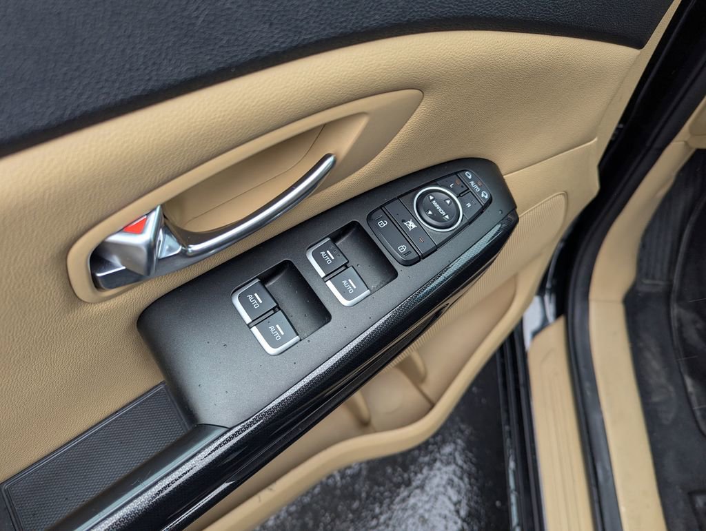 Used 2015 Kia Sedona EX FWD image 26