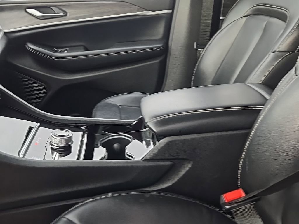 Used 2023 Jeep Grand Cherokee Limited image 16