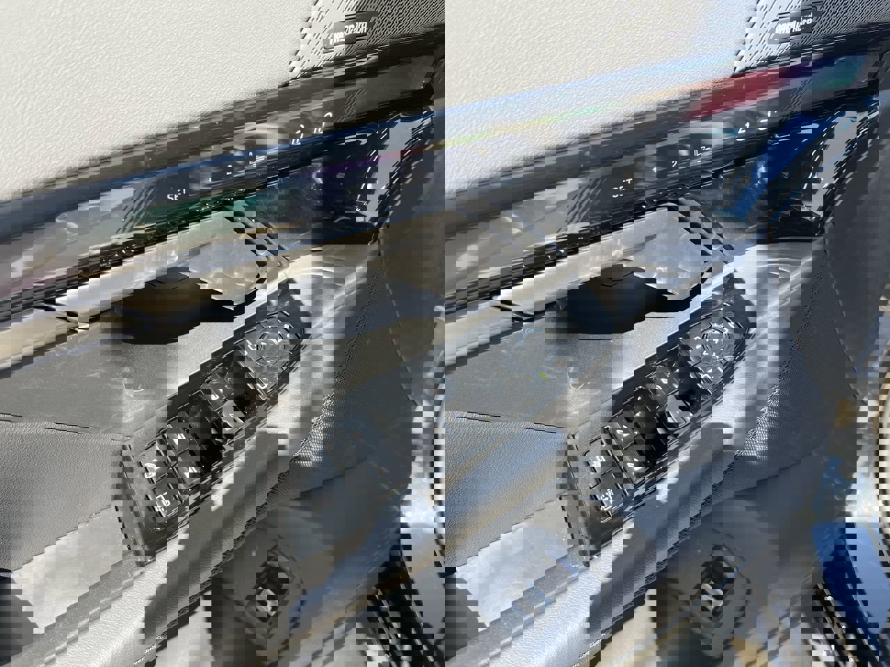 New 2026 BMW 550e xDrive w/ Executive Package image 19