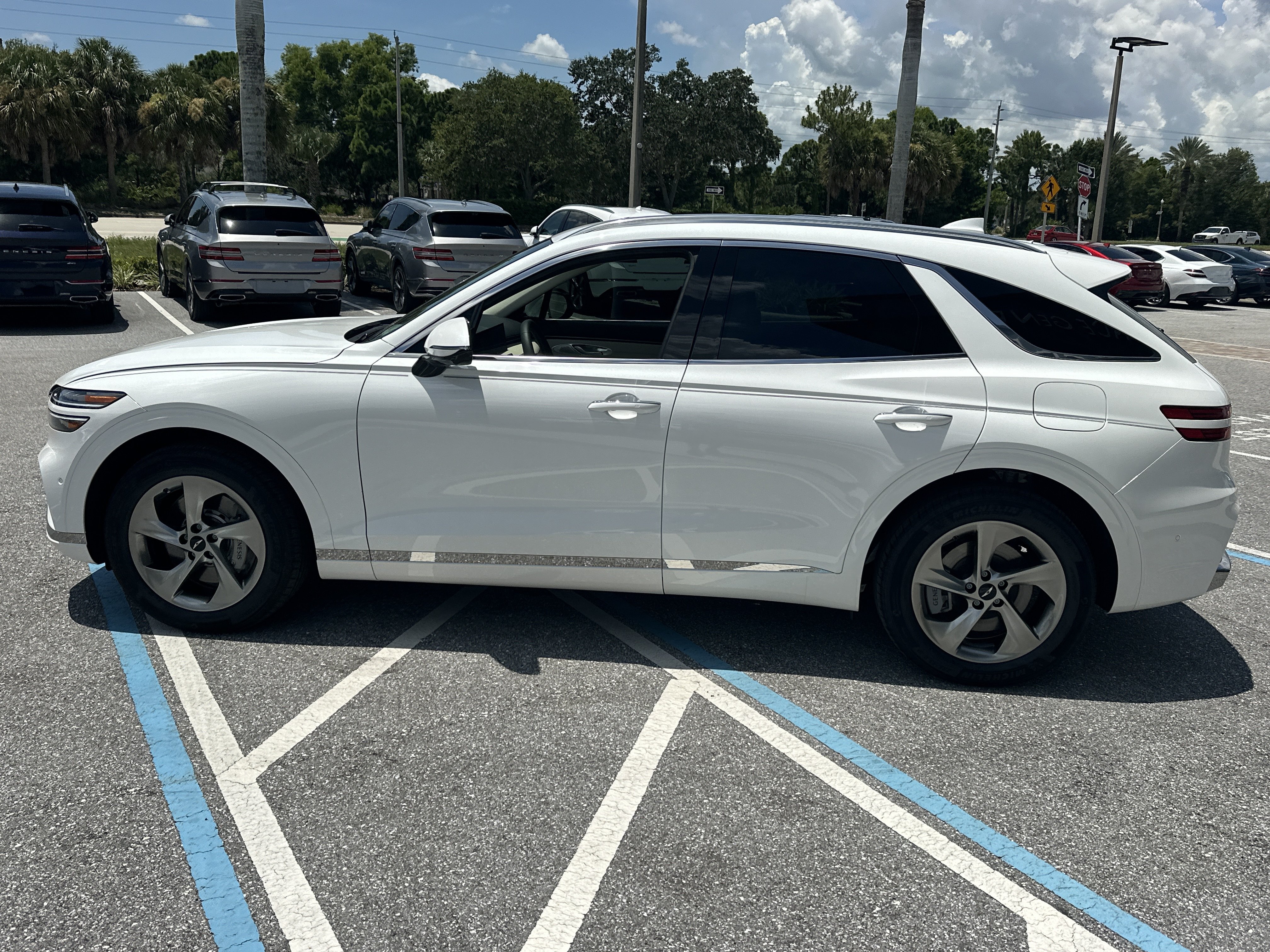 Certified 2026 Genesis GV70 2.5T Advanced AWD/4WD image 10