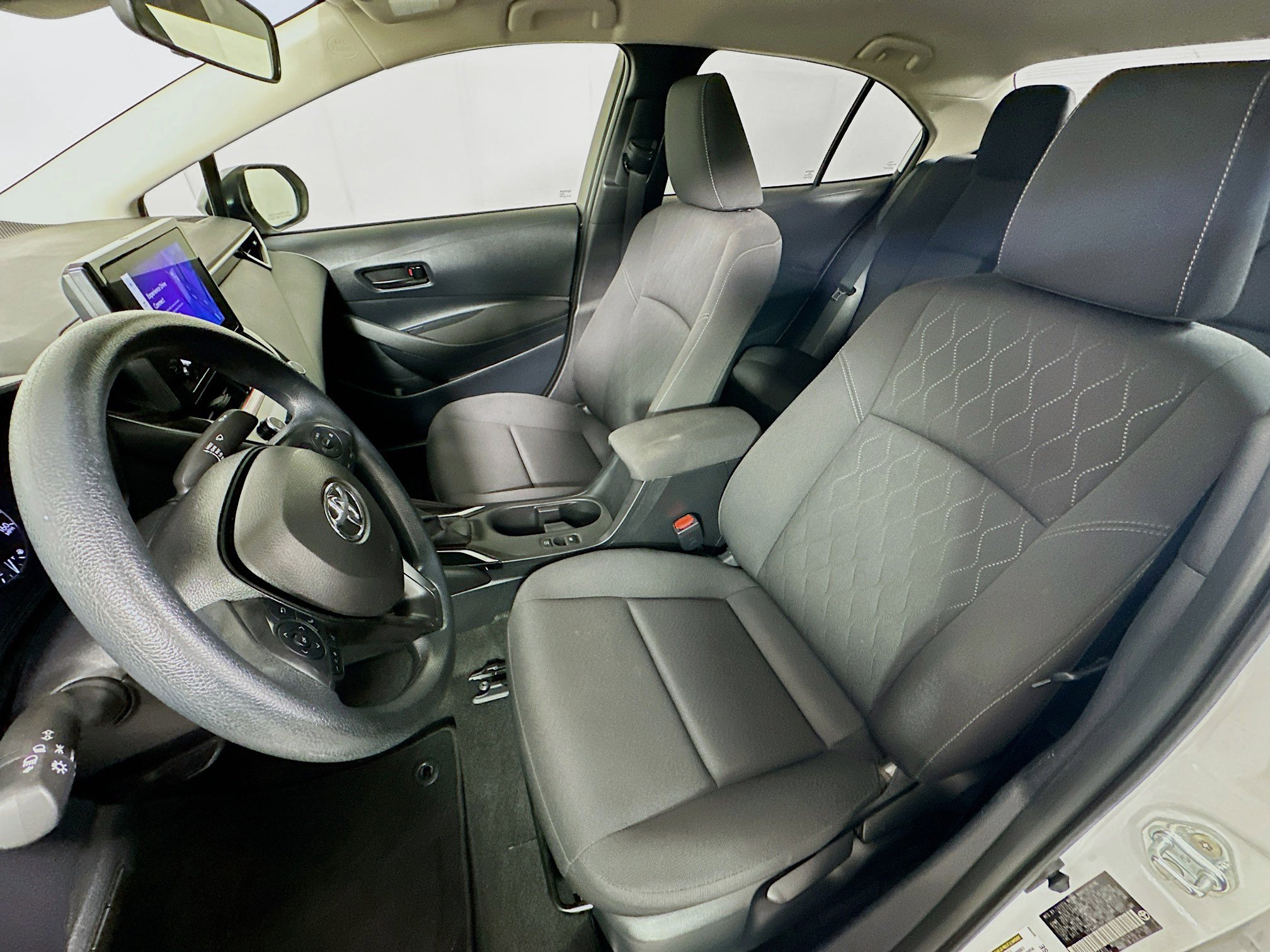 Used 2025 Toyota Corolla LE image 13