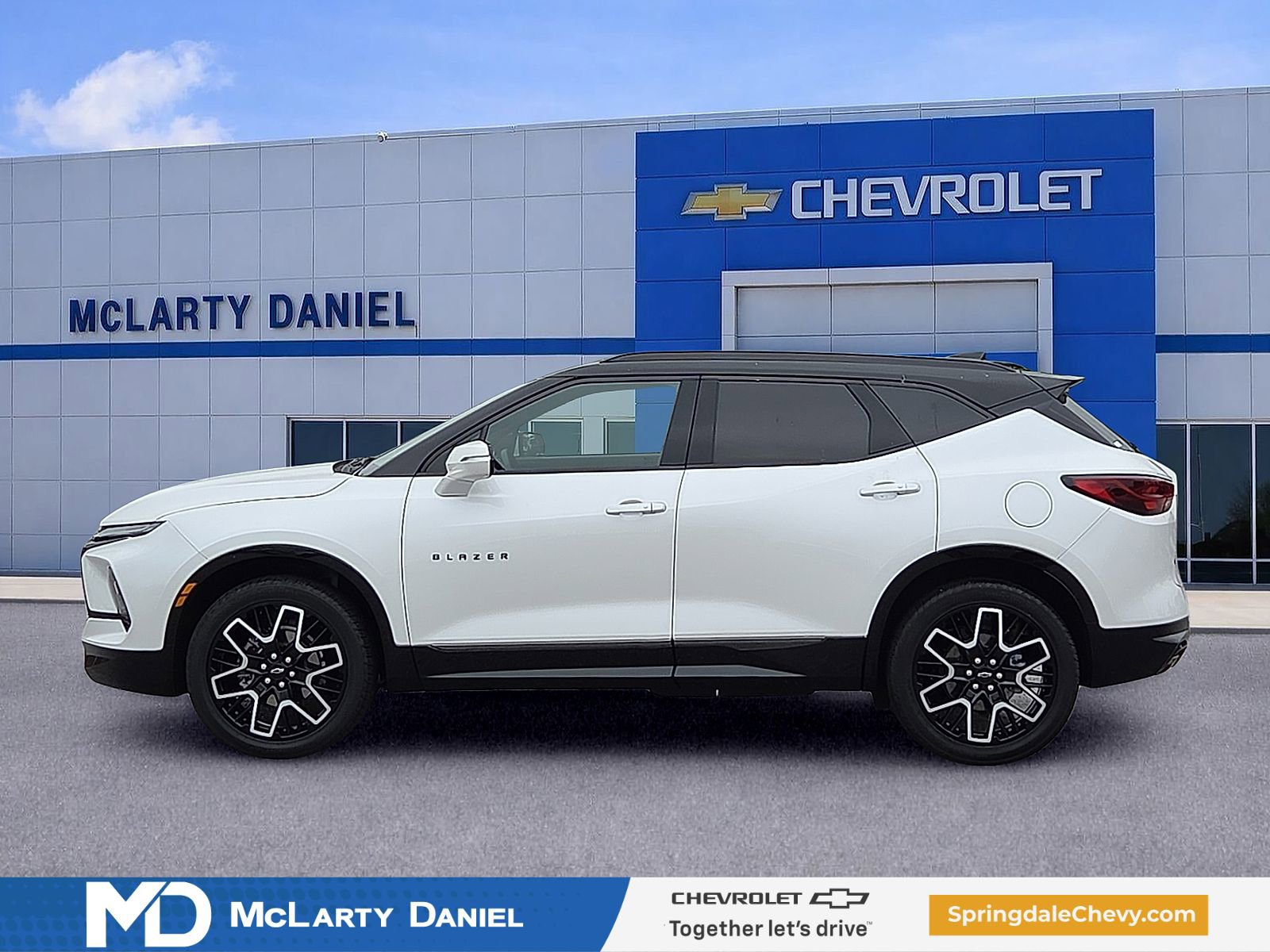 Used 2024 Chevrolet Blazer RS w/ Enhanced Convenience Package FWD image 3