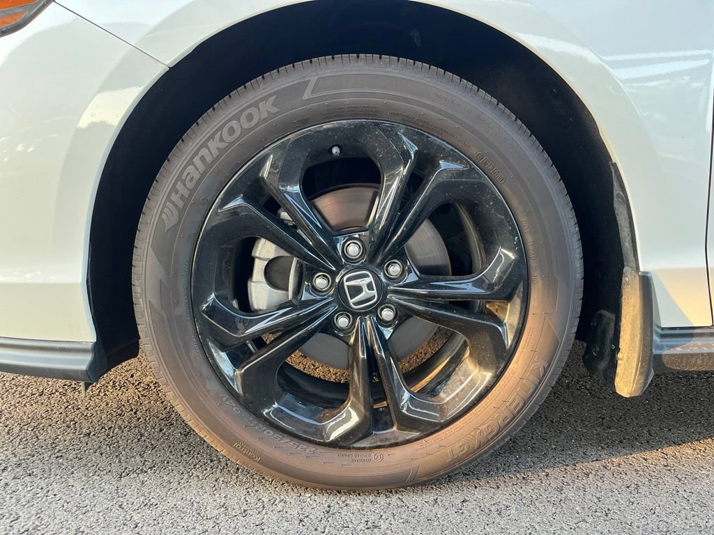 Certified 2025 Honda Accord SE image 11