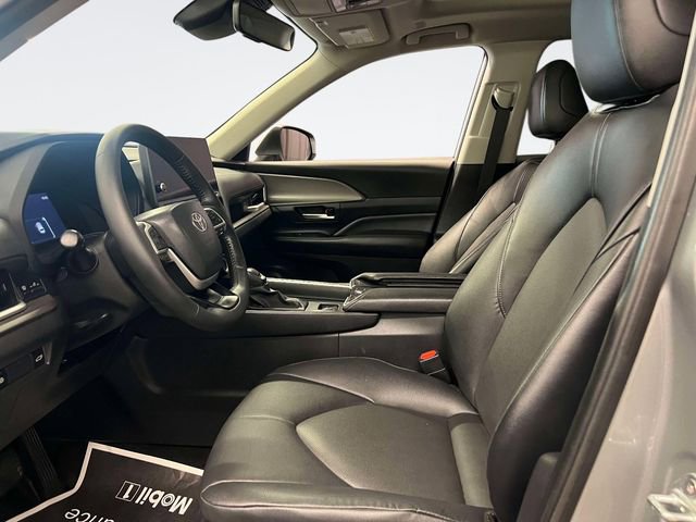 Used 2024 Toyota Grand Highlander XLE image 17