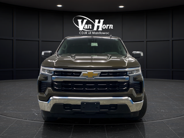 Used 2024 Chevrolet Silverado 1500 LT AWD/4WD image 2