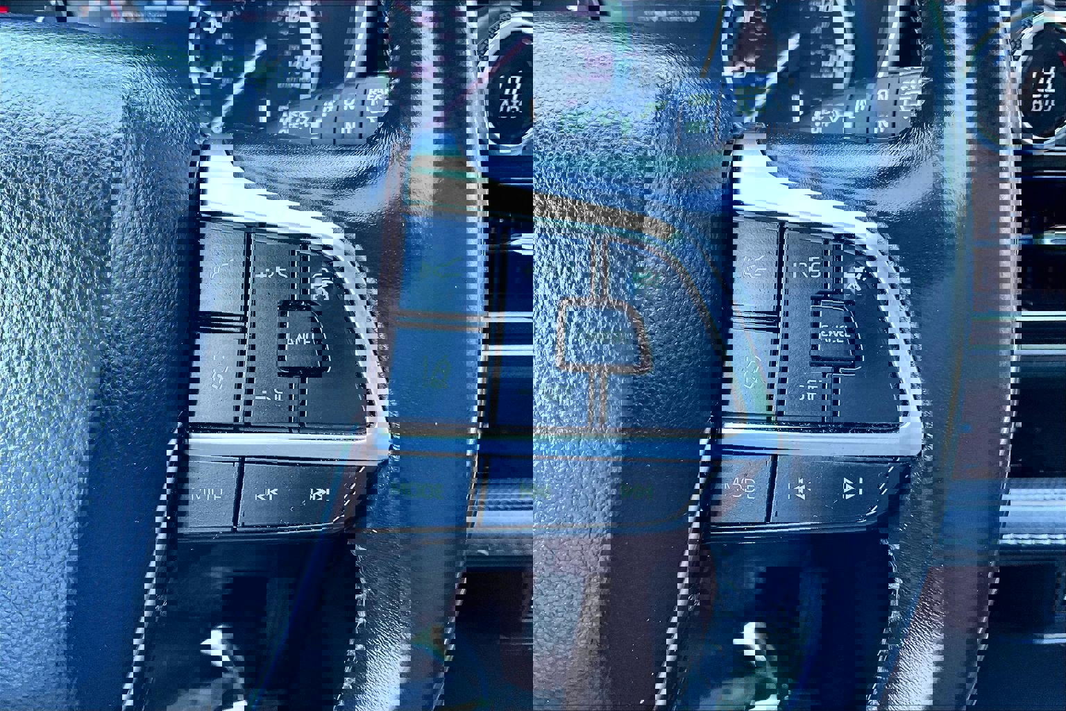 Used 2021 Toyota Highlander XLE image 18