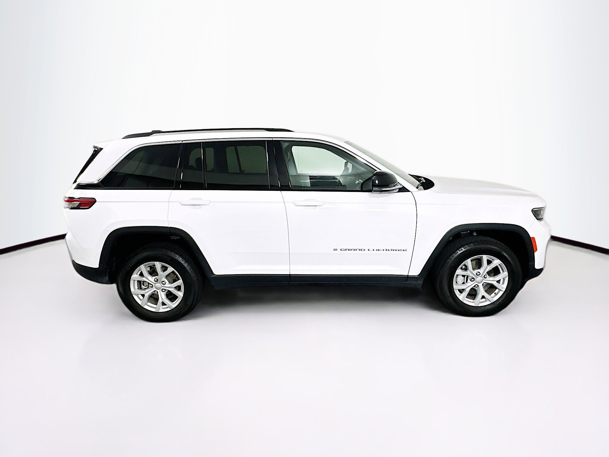 Used 2023 Jeep Grand Cherokee Limited w/ Luxury Tech Group II RWD image 10