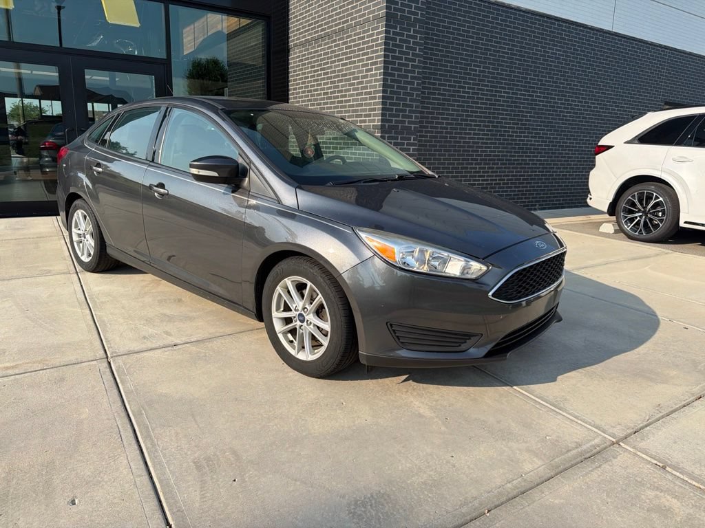 Used 2017 Ford Focus SE FWD image 3