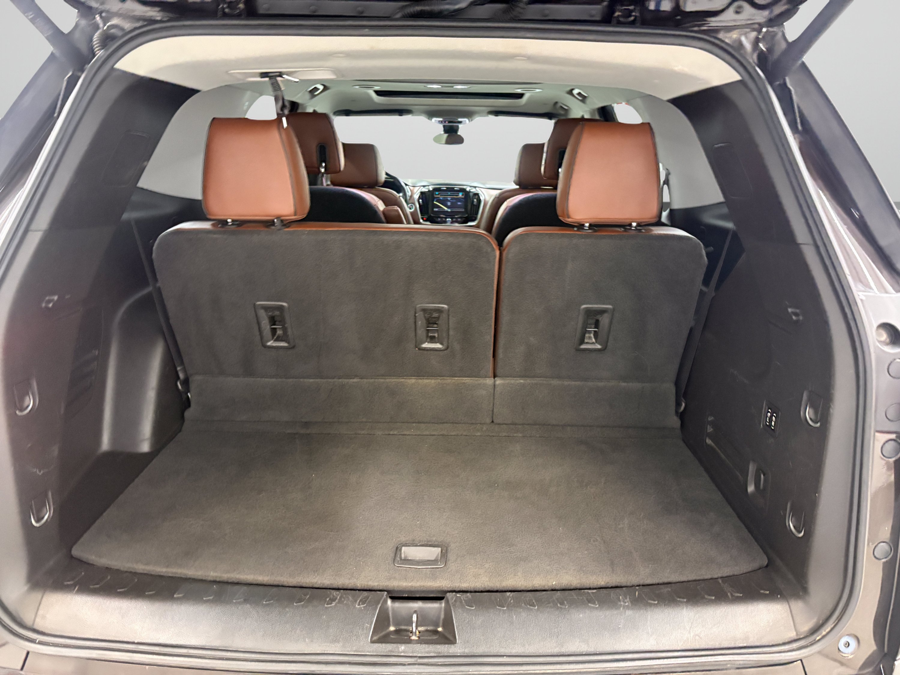 Used 2018 Chevrolet Traverse High Country AWD/4WD image 9