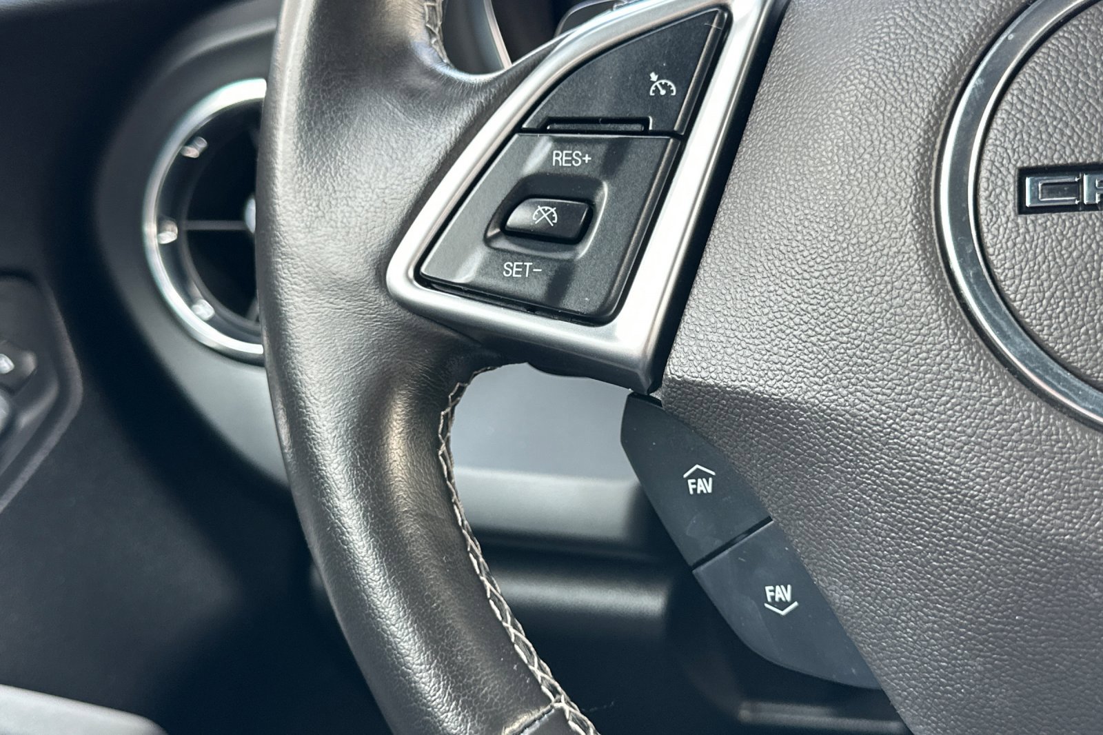 Used 2020 Chevrolet Camaro LT image 35