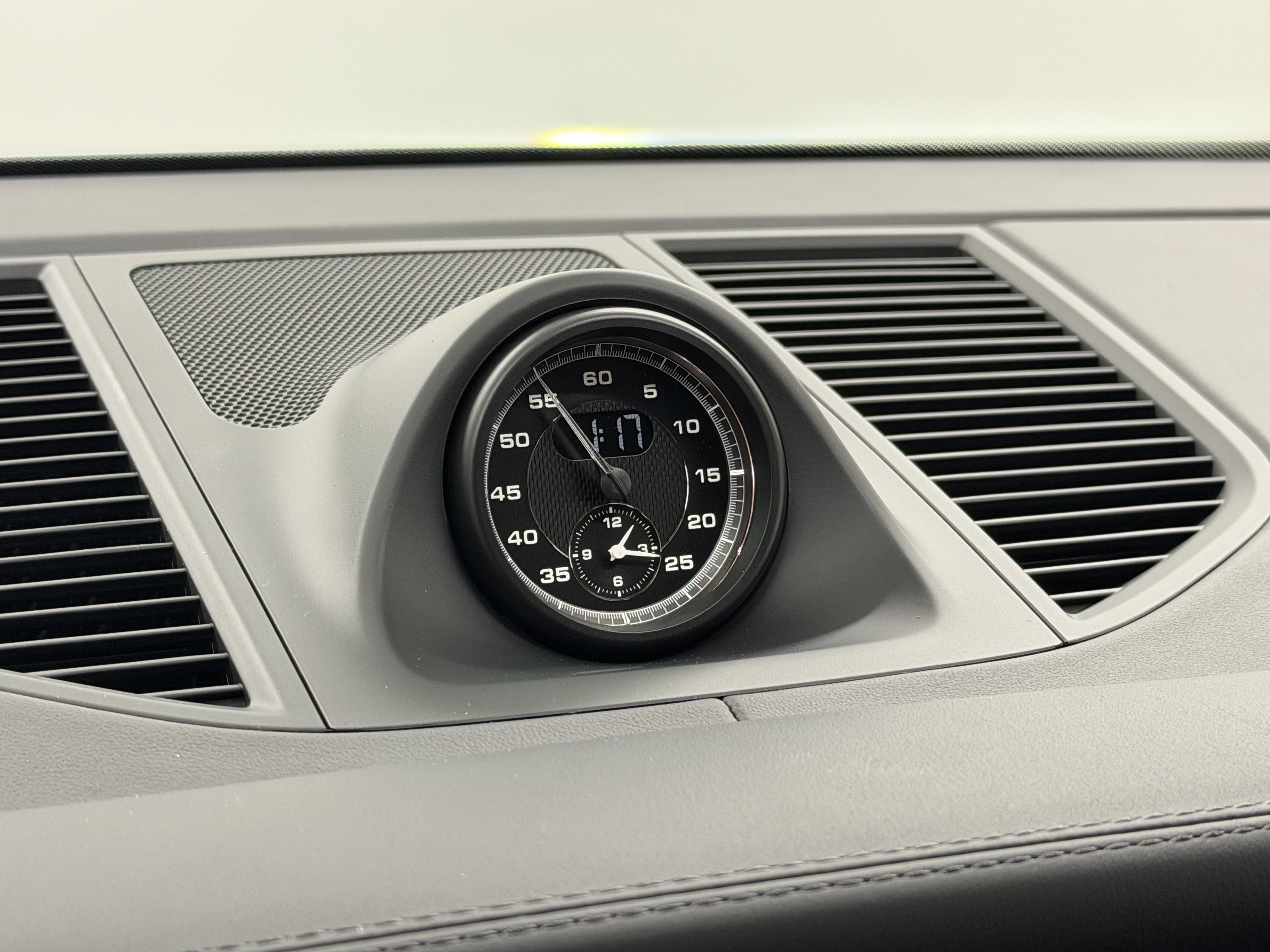 New 2026 Porsche Macan image 55