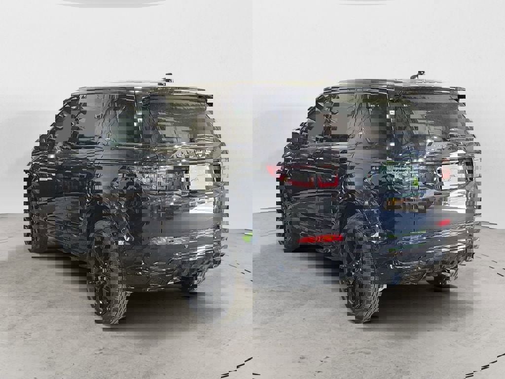 New 2025 Land Rover Discovery Sport Dynamic SE image 3