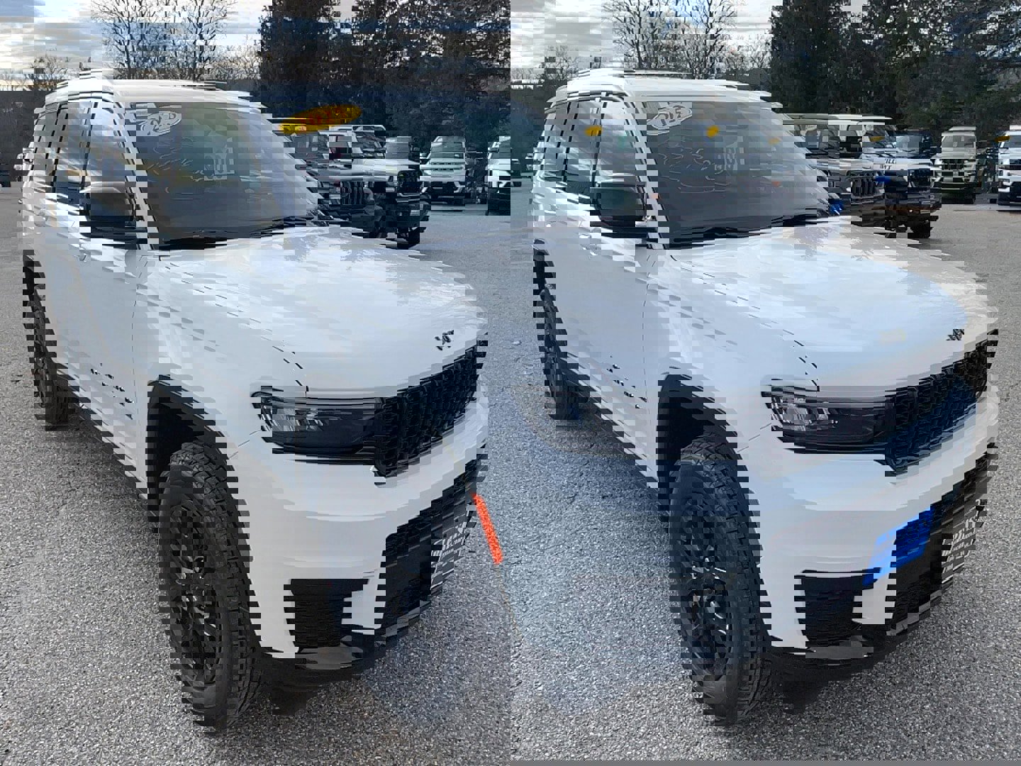 New 2025 Jeep Grand Cherokee L Altitude image 3