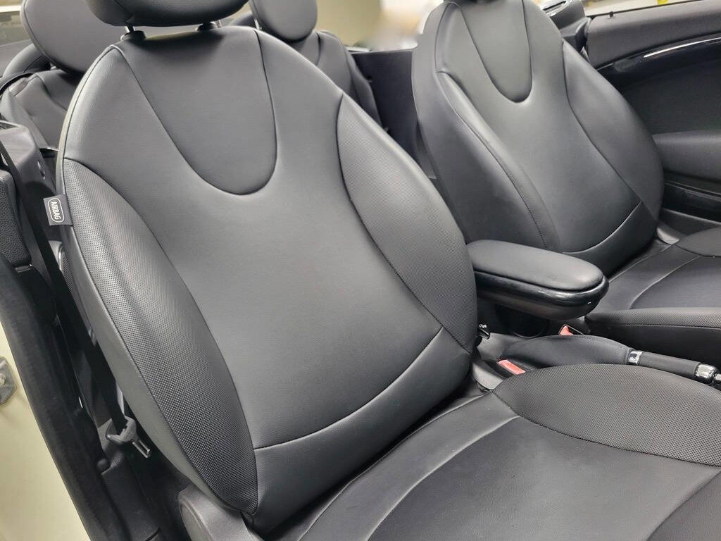 Used 2013 MINI Cooper Convertible image 34