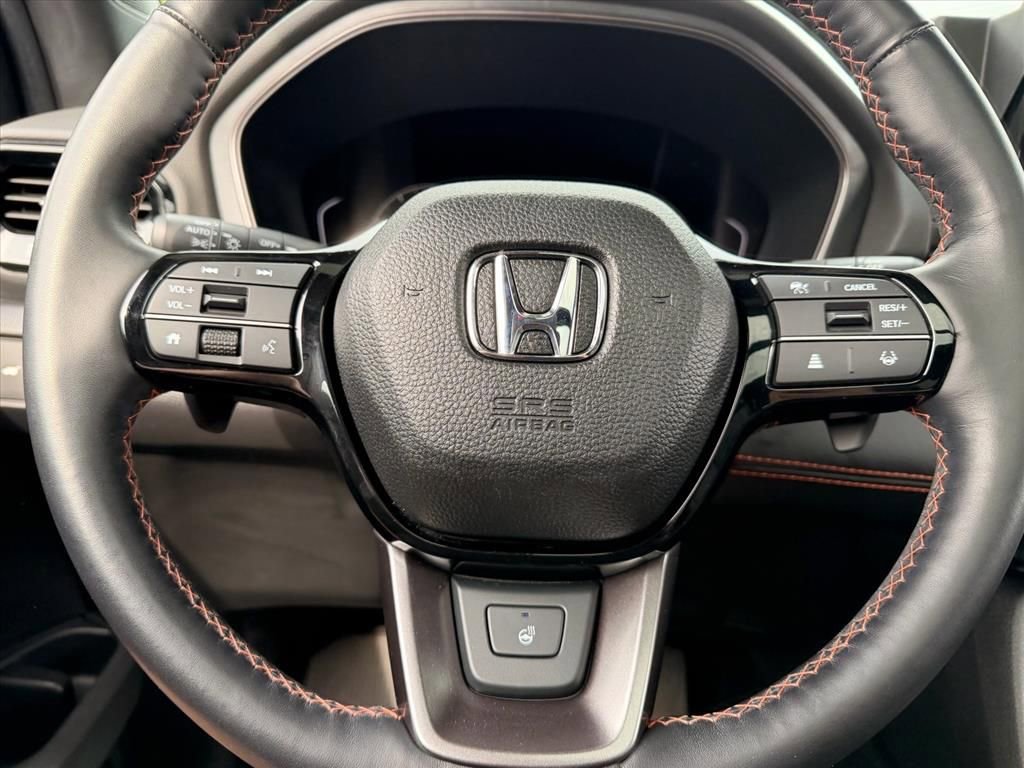 Used 2025 Honda Pilot TrailSport image 19