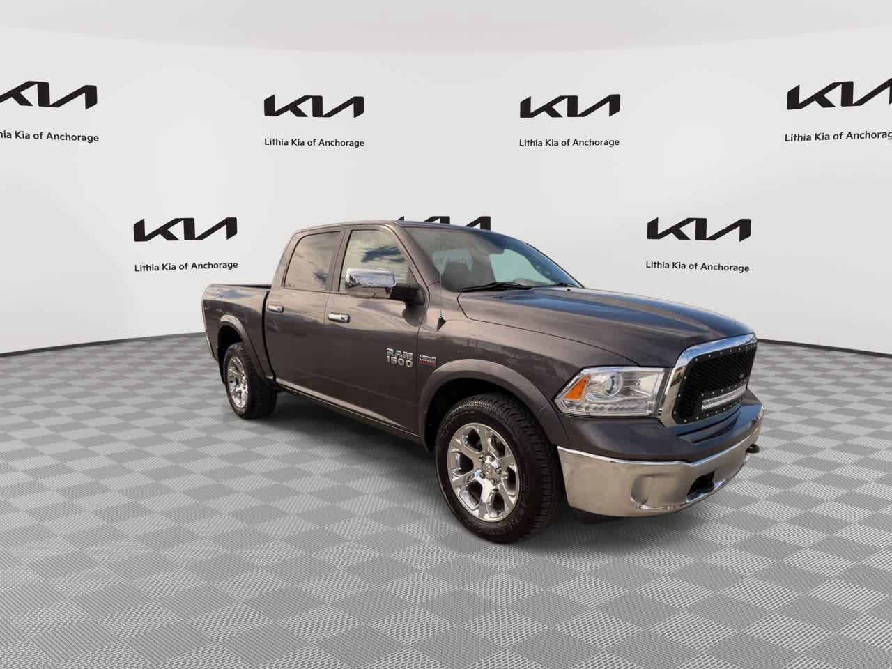 Used 2016 RAM 1500 Laramie w/ Convenience Group AWD/4WD image 2