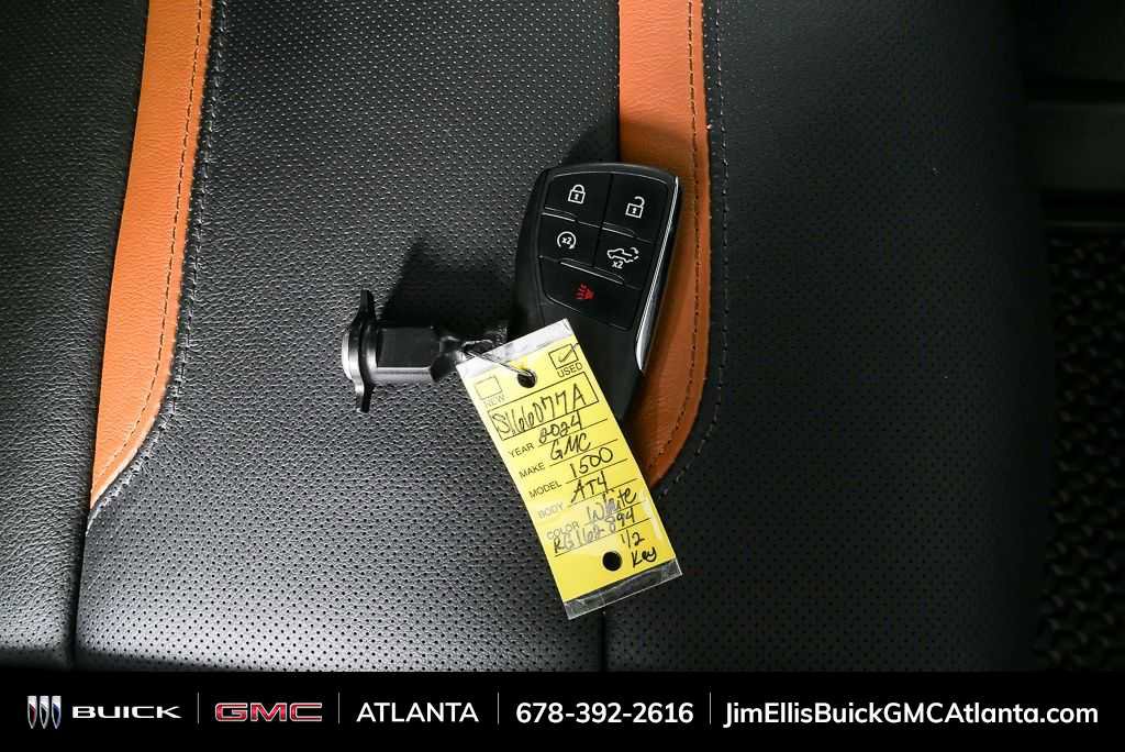 Used 2024 GMC Sierra 1500 AT4 w/ Technology Package image 27