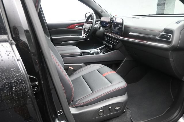 Used 2026 Chevrolet Traverse RS FWD image 29