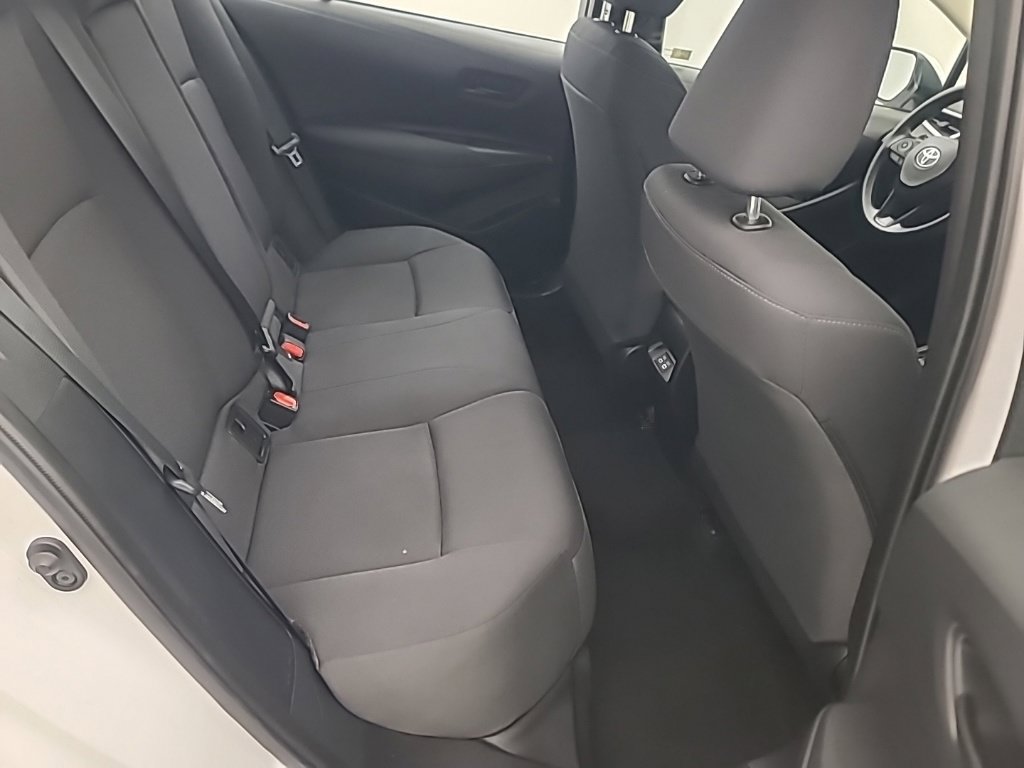 Used 2025 Toyota Corolla LE FWD image 18