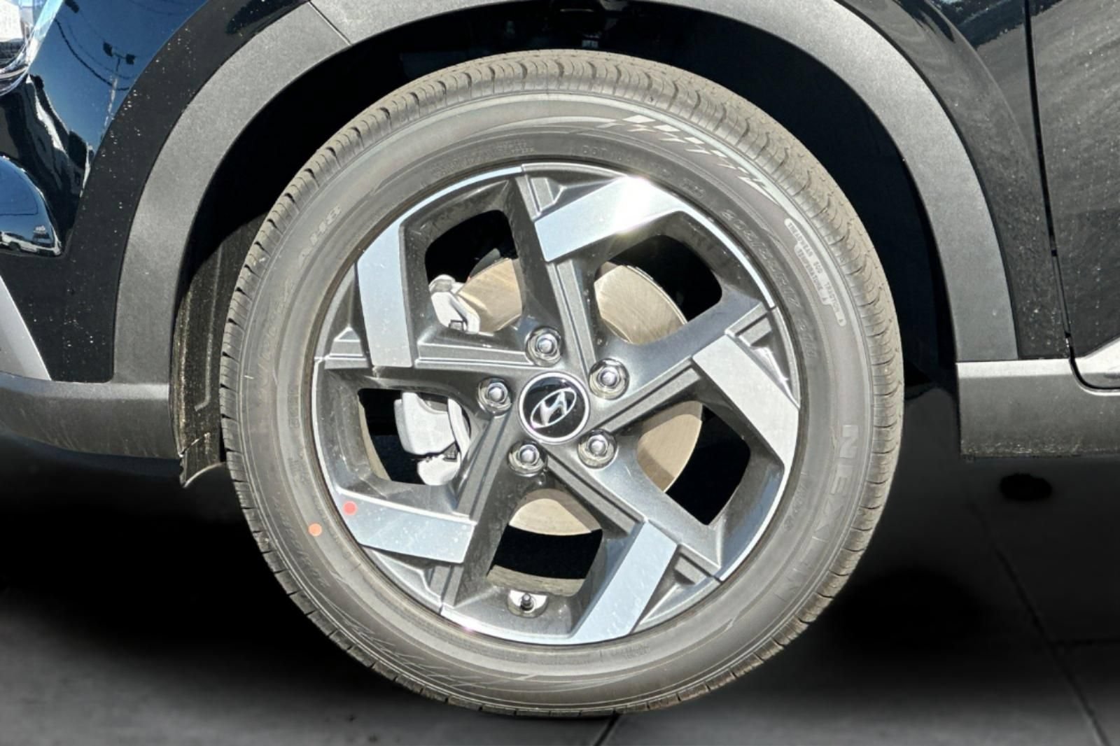 Certified 2026 Hyundai Venue SEL FWD image 28