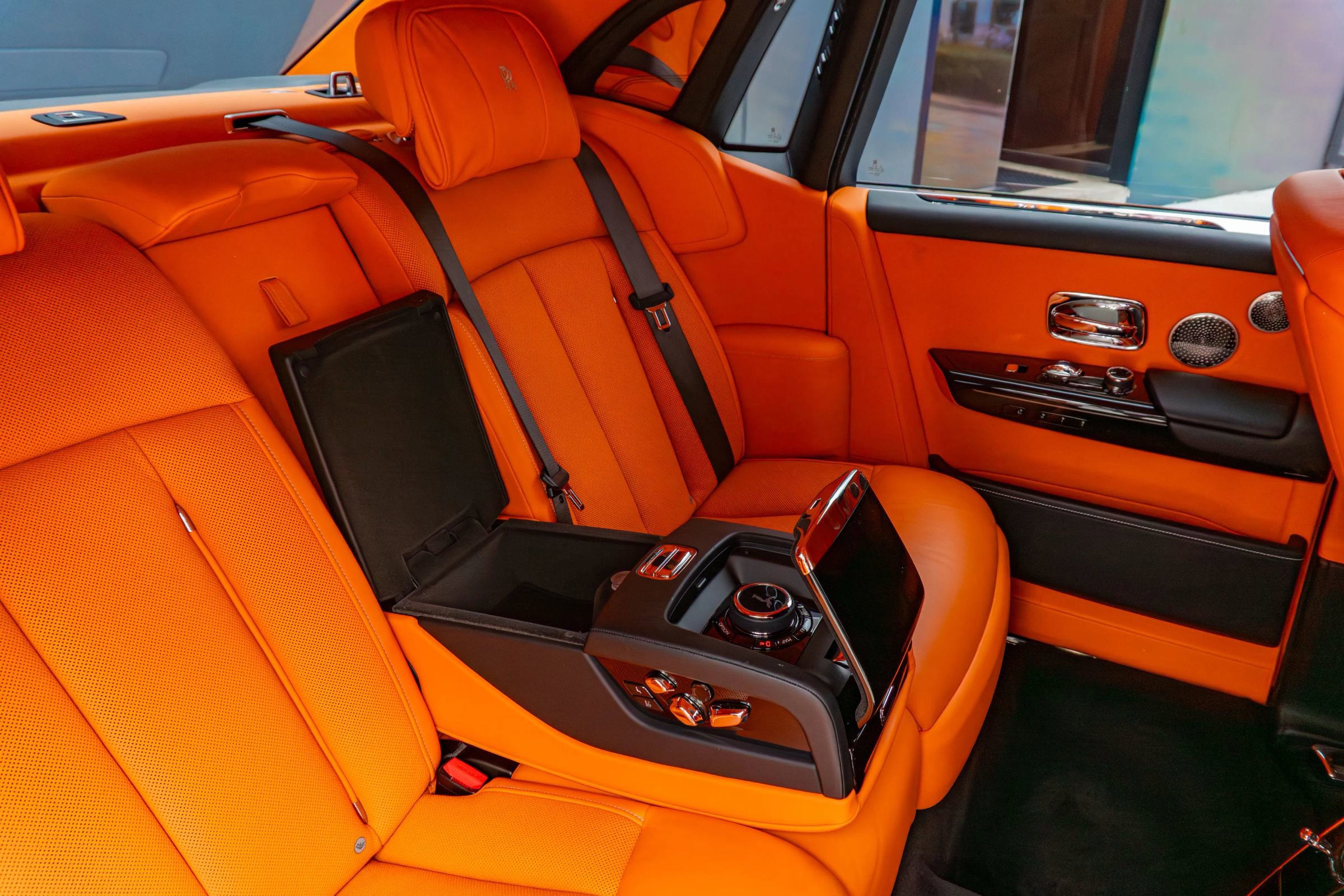 Used 2018 Rolls-Royce Phantom Sedan RWD image 56