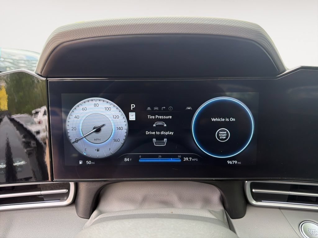 Used 2025 Hyundai Elantra SEL FWD image 26