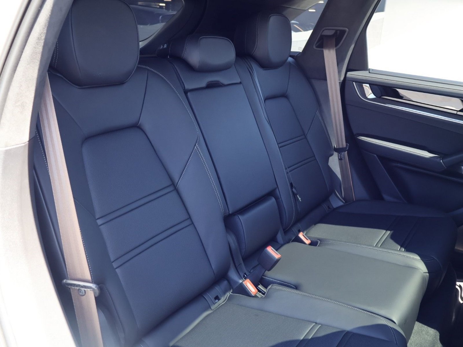 New 2026 Porsche Cayenne Turbo AWD/4WD image 23